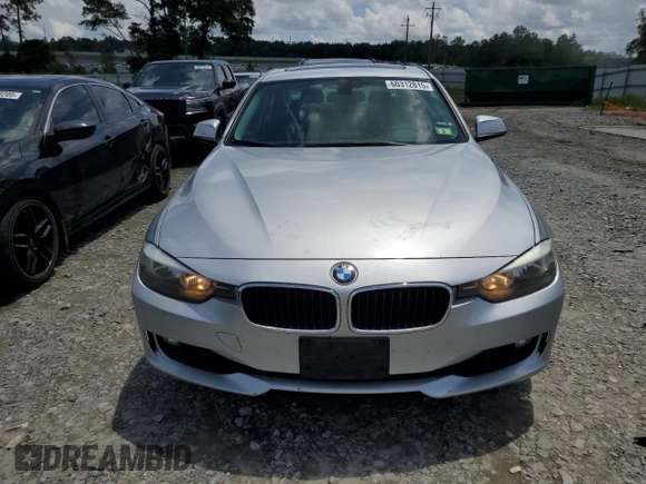 2013 BMW 3 Series 328i xDrive z VIN WBA3B3G5XDNR79509, wystawiony jako Copart lot #60312815 z przebiegiem 117 331 mil mil oraz Szkoda całkowita • Salvage title. Historia ofert i sprzedaży dostępna na DreamBid. Obrazek 5.