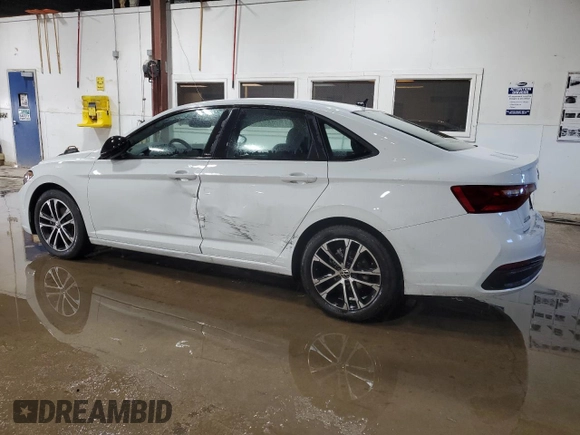 2024 Volkswagen Jetta Sport z VIN 3VWAM7BU9RM092279, wystawiony jako Copart lot #83995304 z przebiegiem 1 439 mil mil oraz Szkoda całkowita • Salvage title. Historia ofert i sprzedaży dostępna na DreamBid. Obrazek 2.