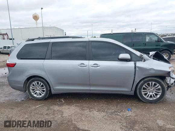 2017 Toyota Sienna XLE Auto Access Seat with VIN 5TDYZ3DC8HS789165, listed as a IAAI auction lot 41290603 with 57,682 mi miles and . Bid and sale history available at DreamBid. Image 13.
