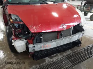 2007 Toyota Prius z VIN JTDKB20U973245003, wystawiony jako IAAI lot #42151888 z przebiegiem 251 212 mil mil oraz . Historia ofert i sprzedaży dostępna na DreamBid. Obrazek 6.