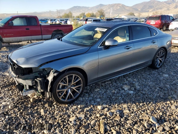 2019 Volvo S90 Momentum with VIN LVY102AK9KP081261, listed as a Copart auction lot 77707634 with 44,603 mi miles and Salvage Title. Bid and sale history available at carsss.com. Image 1.