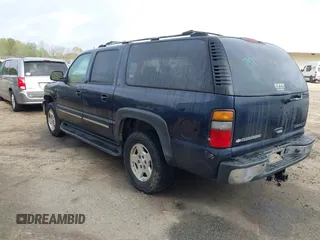 2004 Chevrolet Suburban LT with VIN 1GNEC16ZX4J331121, listed as a IAAI auction lot 41929290 with 293,849 mi miles. Bid and sale history available at carsss.com. Image 3.