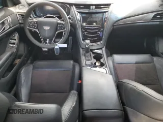 2017 Cadillac CTS-V z VIN 1G6A15S65H0216411, wystawiony jako Copart lot #72227484 z przebiegiem 57 241 mil mil oraz Szkody całkowita. Historia ofert i sprzedaży dostępna na DreamBid. Obrazek 8.