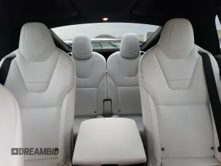 2017 Tesla Model X 90D z VIN 5YJXCBE2XHF060912, wystawiony jako Copart lot #85946834 z przebiegiem 135 277 mil mil oraz Szkoda całkowita • Salvage title. Historia ofert i sprzedaży dostępna na DreamBid. Obrazek 10.