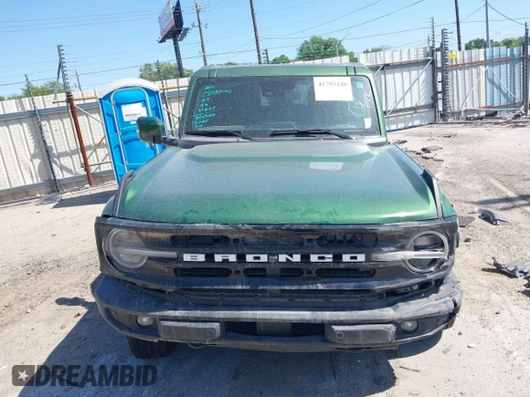 2023 Ford Bronco z VIN 1FMEE5BP5PLB89313, wystawiony jako IAAI lot #41793440 z przebiegiem 40 903 mil mil oraz . Historia ofert i sprzedaży dostępna na DreamBid. Obrazek 12.