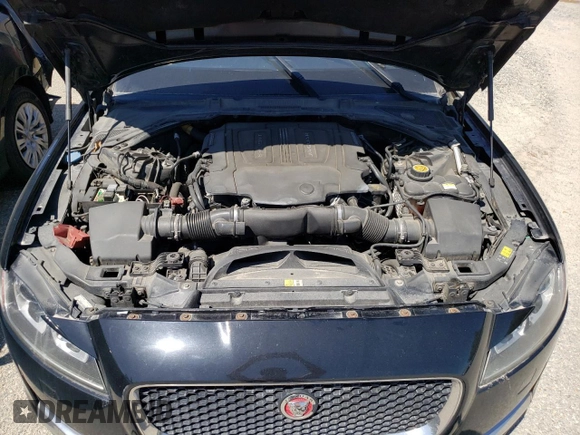 2017 Jaguar XF 35t z VIN SAJBR4BV3HCY33012, wystawiony jako Copart lot #82433034 z przebiegiem 107 876 mil mil oraz Tytuł czysty. Historia ofert i sprzedaży dostępna na DreamBid. Obrazek 12.