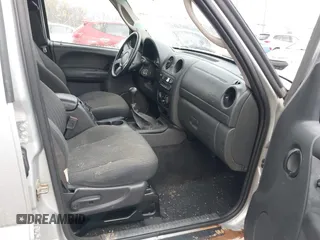 2003 Jeep Liberty Sport with VIN 1J4FK48183W530298, listed as a IAAI auction lot 41909632 with 252,726 mi miles and . Bid and sale history available at DreamBid. Image 5.