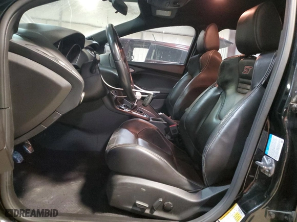 2015 Ford Focus ST with VIN 1FADP3L93FL313310, listed as a Copart auction lot 87825355 with 84,468 mi miles and Clean Title. Bid and sale history available at carsss.com. Image 7.