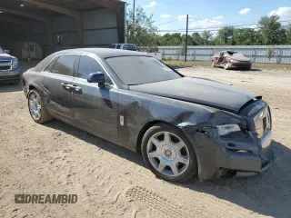 2015 Rolls-Royce Ghost z VIN SCA664S53FUX53197, wystawiony jako Copart lot #72152444 z przebiegiem 39 280 mil mil oraz Szkody całkowita. Historia ofert i sprzedaży dostępna na DreamBid. Obrazek 4.