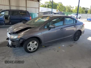 2015 Honda Civic LX z VIN 19XFB2F57FE100793, wystawiony jako Copart lot #55816065 z przebiegiem 108 068 mil mil oraz Szkoda całkowita • Salvage title. Historia ofert i sprzedaży dostępna na DreamBid. Obrazek 1.