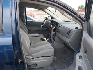 2005 Dodge Durango SLT z VIN 1D4HB48D55F571759, wystawiony jako IAAI lot #42278625 z przebiegiem 277 443 mil mil oraz . Historia ofert i sprzedaży dostępna na DreamBid. Obrazek 5.