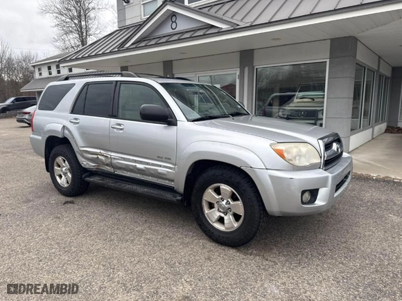 2006 Toyota 4Runner SR5 with VIN JTEBU14RX68062197, listed as a IAAI auction lot 41980931 with 232,547 mi miles. Bid and sale history available at carsss.com. Image 1.