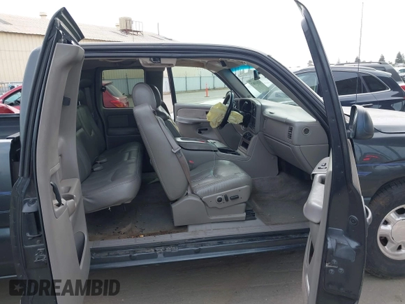 2003 GMC Sierra 1500 SLT with VIN 2GTEC19TX31404836, listed as a IAAI auction lot 42011067 with 233,458 mi miles and . Bid and sale history available at carsss.com. Image 8.