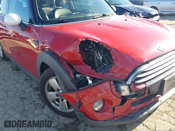 2014 MINI Hardtop with VIN WMWXM5C53ET933238, listed as a IAAI auction lot 41871315 with 83,788 mi miles and . Bid and sale history available at DreamBid. Image 6.