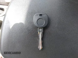 2008 Pontiac G6 1SV Value Leader z VIN 1G2ZF57B084285978, wystawiony jako IAAI lot #41726455 z przebiegiem 199 910 mil mil oraz . Historia ofert i sprzedaży dostępna na DreamBid. Obrazek 11.
