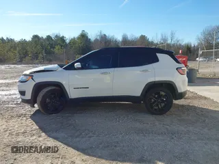 2018 Jeep Compass Latitude with VIN 3C4NJCBB3JT407916, listed as a IAAI auction lot 41333657 with 84,929 mi miles. Bid and sale history available at carsss.com. Image 14.
