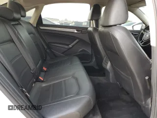 2018 Volkswagen Passat S z VIN 1VWAA7A32JC021254, wystawiony jako Copart lot #51335475 z przebiegiem 101 412 mil mil oraz Szkoda całkowita • Salvage title. Historia ofert i sprzedaży dostępna na DreamBid. Obrazek 10.