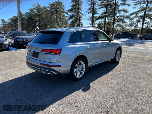 2024 Audi Q7 Premium Plus with VIN WA1LXBF78RD006198, listed as a Copart auction lot 43854945 with 31,863 mi miles and Clean title. Bid and sale history available at DreamBid. Image 4.