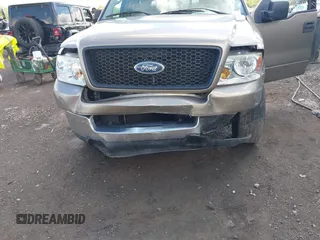 2004 Ford F-150 XL z VIN 1FTRF12W04NC41949, wystawiony jako IAAI lot #42251934 z przebiegiem Nie podano mil oraz . Historia ofert i sprzedaży dostępna na DreamBid. Obrazek 6.