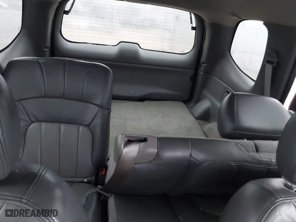2004 GMC Envoy SLE with VIN 1GKDT13S742294622, listed as a IAAI auction lot 41562352 with 1 mi miles. Bid and sale history available at carsss.com. Image 8.