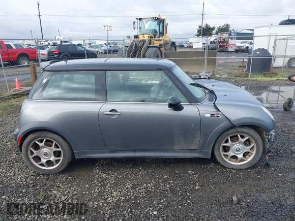 2004 MINI Hardtop S z VIN WMWRE33434TD88466, wystawiony jako IAAI lot #42012286 z przebiegiem 171 283 mil mil oraz . Historia ofert i sprzedaży dostępna na DreamBid. Obrazek 13.