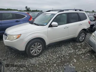 2012 Subaru Forester X Premium with VIN JF2SHADC4CH426986, listed as a Copart auction lot 60499725 with 136,527 mi miles and Salvage title. Bid and sale history available at DreamBid. Image 1.