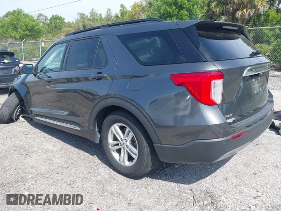 2020 Ford Explorer XLT with VIN 1FMSK7DH8LGC56664, listed as a IAAI auction lot 41934310 with 75,977 mi miles. Bid and sale history available at carsss.com. Image 3.