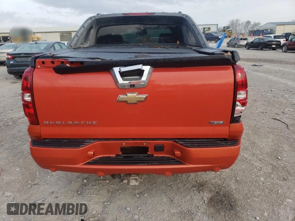2009 Chevrolet Avalanche LTZ z VIN 3GNFK32049G275566, wystawiony jako Copart lot #48805985 z przebiegiem 107 752 mil mil oraz Czysty tytuł • Clean title. Historia ofert i sprzedaży dostępna na DreamBid. Obrazek 6.