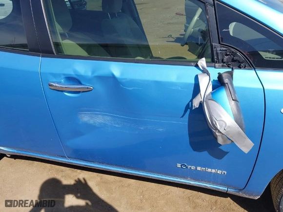 2012 Nissan LEAF SL with VIN JN1AZ0CP3CT018064, listed as a IAAI auction lot 42042183 with 35,728 mi miles. Bid and sale history available at carsss.com. Image 6.