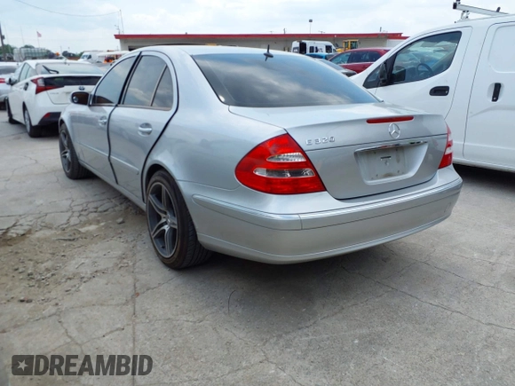 2003 Mercedes-Benz E-Class 3.2L with VIN WDBUF65J23A200332, listed as a IAAI auction lot 42046189 with 269,668 mi miles. Bid and sale history available at carsss.com. Image 3.