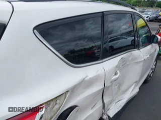 2013 Ford Escape SEL с VIN 1FMCU9H99DUC62280, выставлен на аукционе IAAI как лот 42430435 с пробегом 112 411 миль миль и . История ставок и продаж доступна на DreamBid. Изображение 18.