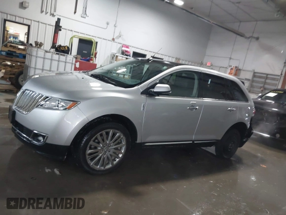 2014 Lincoln MKX with VIN 2LMDJ8JK7EBL16661, listed as a IAAI auction lot 41595967 with 77,868 mi miles. Bid and sale history available at carsss.com. Image 15.