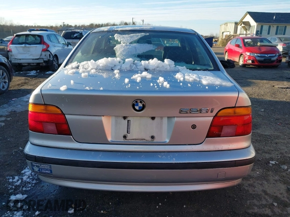 1999 BMW 5 Series 528iA with VIN WBADM6336XBY31254, listed as a IAAI auction lot 41408089 with 221,176 mi miles. Bid and sale history available at carsss.com. Image 17.