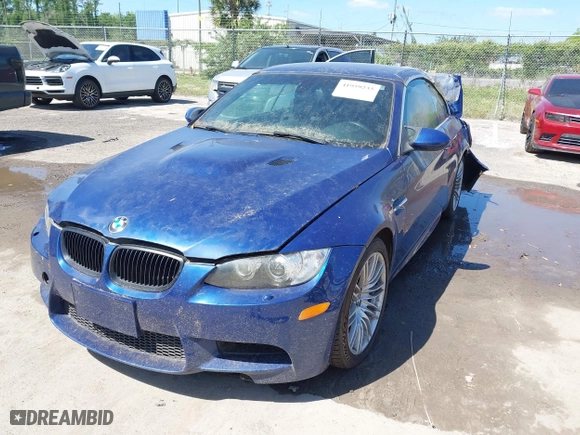 2013 BMW M3 with VIN WBSDX9C54DE785715, listed as a IAAI auction lot 41959235 with 1 mi miles. Bid and sale history available at carsss.com. Image 2.