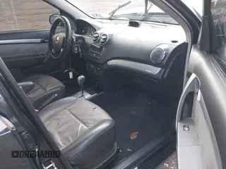 2010 Chevrolet Aveo 2LT z VIN KL1TG6DE1AB098423, wystawiony jako IAAI lot #41225080 z przebiegiem 107 339 mil mil oraz . Historia ofert i sprzedaży dostępna na DreamBid. Obrazek 5.