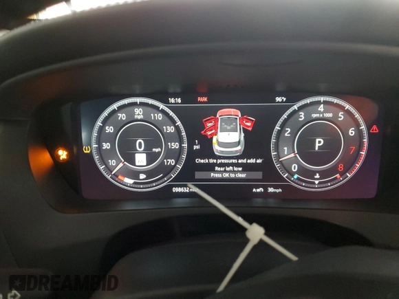 2019 Jaguar F-Pace 25t Prestige z VIN SADCK2FX6KA352301, wystawiony jako Copart lot #59012125 z przebiegiem 98 632 mil mil oraz Szkoda całkowita • Salvage title. Historia ofert i sprzedaży dostępna na DreamBid. Obrazek 9.