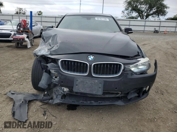2017 BMW 3 Series 330i z VIN WBA8B9G5XHNU51693, wystawiony jako Copart lot #55161135 z przebiegiem 99 349 mil mil oraz Szkoda całkowita • Salvage title. Historia ofert i sprzedaży dostępna na DreamBid. Obrazek 5.