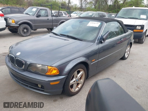 2003 BMW 3 Series 325Ci with VIN WBABS33483PG92670, listed as a IAAI auction lot 42090721 with 182,903 mi miles and . Bid and sale history available at DreamBid. Image 2.