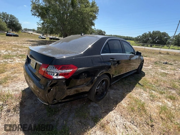 2011 Mercedes-Benz E 350 Luxury with VIN WDDHF8HB1BA397999, listed as a Copart auction lot 55531115 with 157,257 mi miles and Clean Title. Bid and sale history available at DreamBid. Image 4.