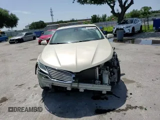 2014 Lincoln MKZ Hybrid z VIN 3LN6L2LU1ER821882, wystawiony jako Copart lot #62751275 z przebiegiem 260 413 mil mil oraz Nie do naprawy • Non repairable. Historia ofert i sprzedaży dostępna na DreamBid. Obrazek 13.