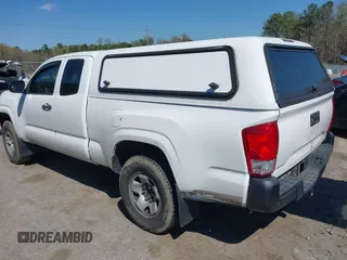 2017 Toyota Tacoma SR z VIN 5TFRX5GN9HX093461, wystawiony jako IAAI lot #41892559 z przebiegiem 159 986 mil mil oraz . Historia ofert i sprzedaży dostępna na DreamBid. Obrazek 3.
