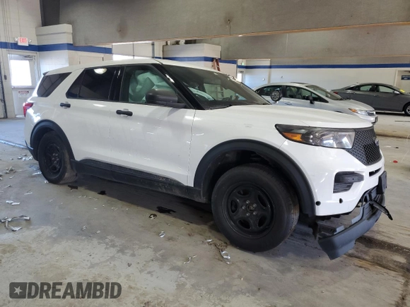 2022 Ford Police Interceptor Utility z VIN 1FM5K8AB5NGB71335, wystawiony jako Copart lot #64395794 z przebiegiem Nie podano mil oraz Szkody całkowita. Historia ofert i sprzedaży dostępna na DreamBid. Obrazek 4.