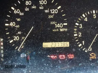 2000 Lexus RX 300 z VIN JT6HF10U8Y0111828, wystawiony jako IAAI lot #42433503 z przebiegiem 237 795 mil mil oraz . Historia ofert i sprzedaży dostępna na DreamBid. Obrazek 7.