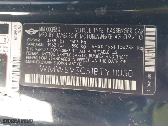 2011 MINI Cooper Hardtop S with VIN WMWSV3C51BTY11050, listed as a IAAI auction lot 41981118 with 1 mi miles. Bid and sale history available at carsss.com. Image 9.