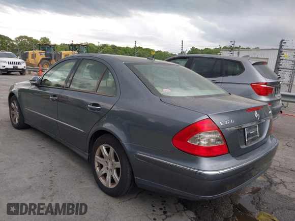 2008 Mercedes-Benz E-Class 3.0L with VIN WDBUF22X78B224919, listed as a IAAI auction lot 42106087 with 274,844 mi miles. Bid and sale history available at carsss.com. Image 3.