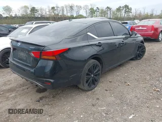 2022 Nissan Altima SR z VIN 1N4BL4CV8NN382308, wystawiony jako IAAI lot #42147379 z przebiegiem 38 225 mil mil oraz . Historia ofert i sprzedaży dostępna na DreamBid. Obrazek 4.