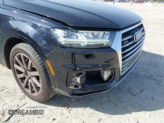 2017 Audi Q7 Prestige with VIN WA1VAAF75HD011877, listed as a IAAI auction lot 41751558 with 90,615 mi miles. Bid and sale history available at carsss.com. Image 6.