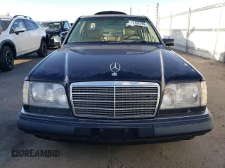 1995 Mercedes-Benz E Class with VIN WDBEB31E4SC189408, listed as a Copart auction lot 77788744 with 242,362 mi miles and Clean Title. Bid and sale history available at carsss.com. Image 5.