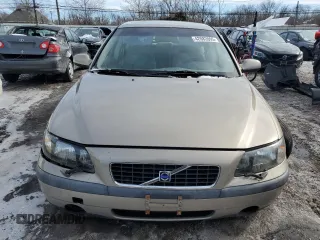 2001 Volvo S60 with VIN YV1RS61R812081198, listed as a Copart auction lot 42083995 with 96,753 mi miles and Salvage Title. Bid and sale history available at carsss.com. Image 5.