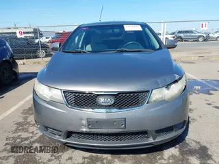 2010 Kia Forte EX z VIN KNAFU4A21A5118825, wystawiony jako IAAI lot #42138046 z przebiegiem 250 125 mil mil oraz . Historia ofert i sprzedaży dostępna na DreamBid. Obrazek 12.